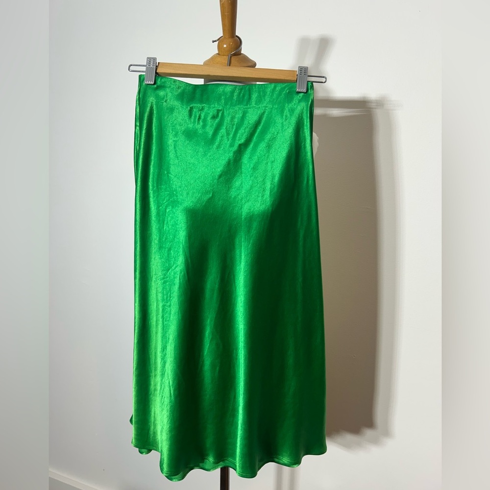 ARITZIA Babaton Vibrant Green Midi Slip Satin Skirt Size 0